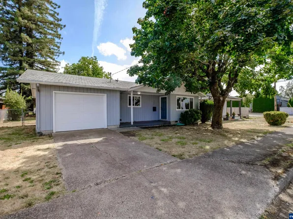 176 W Grant St, Lebanon, OR 97355