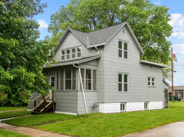37 W Bank St, Fond Du Lac, WI 54935