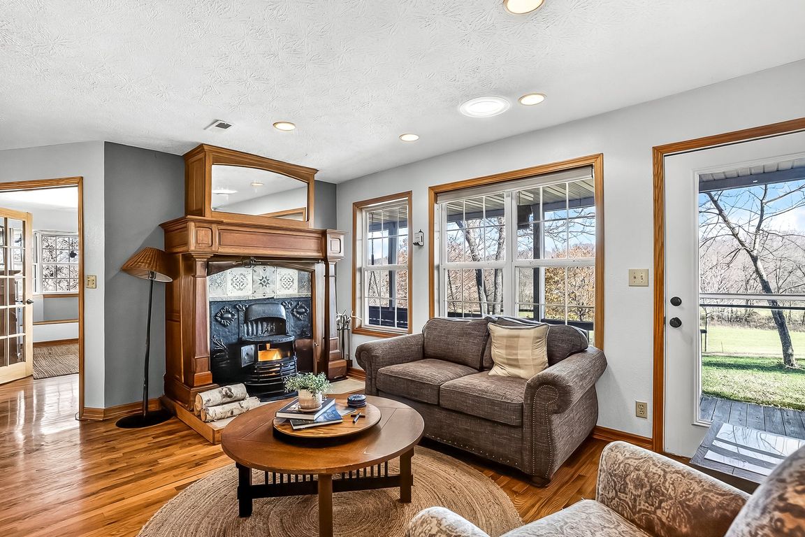 next background image