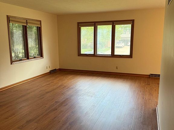 3rd image of 531 Driftwood Dr