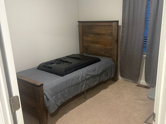 4th image of 827 Derwent Ln #827