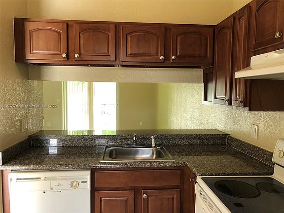5th image of 11507 NW 44th St #0