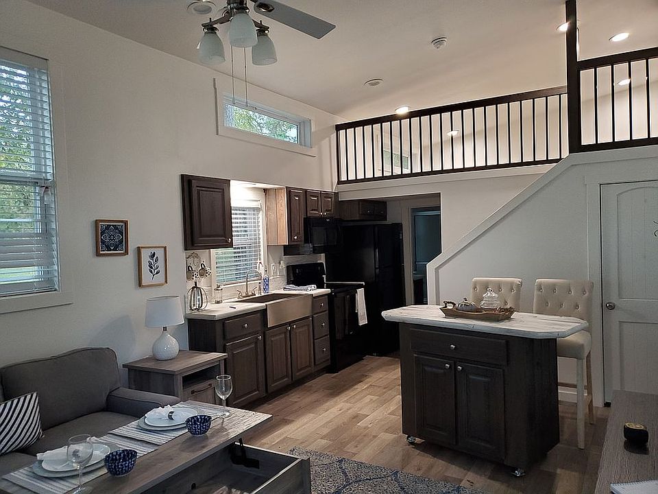 2nd image of 12922 Longstreet Rd #74