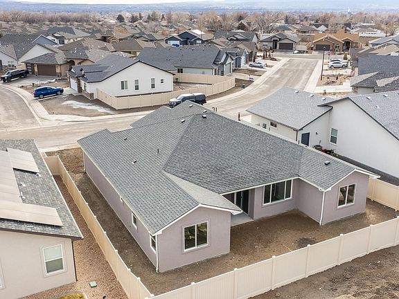 4th image of 681 Anela Ln