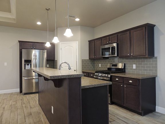 5th image of 24 Devon Ct