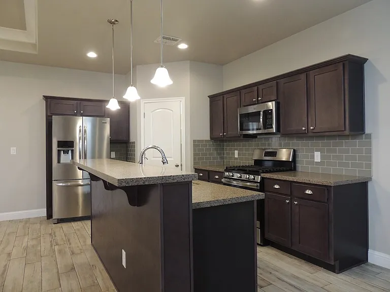 24 Devon Ct — Photo 5