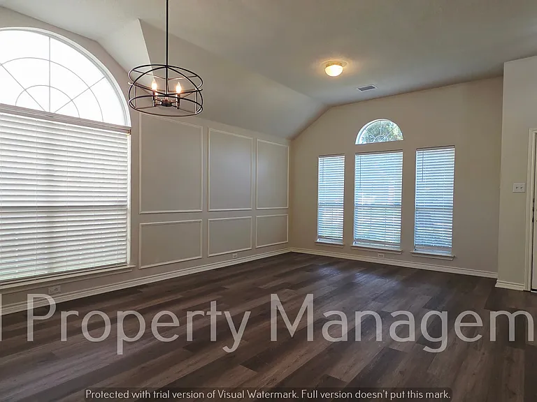 3305 Woodbluff Ln — Photo 6