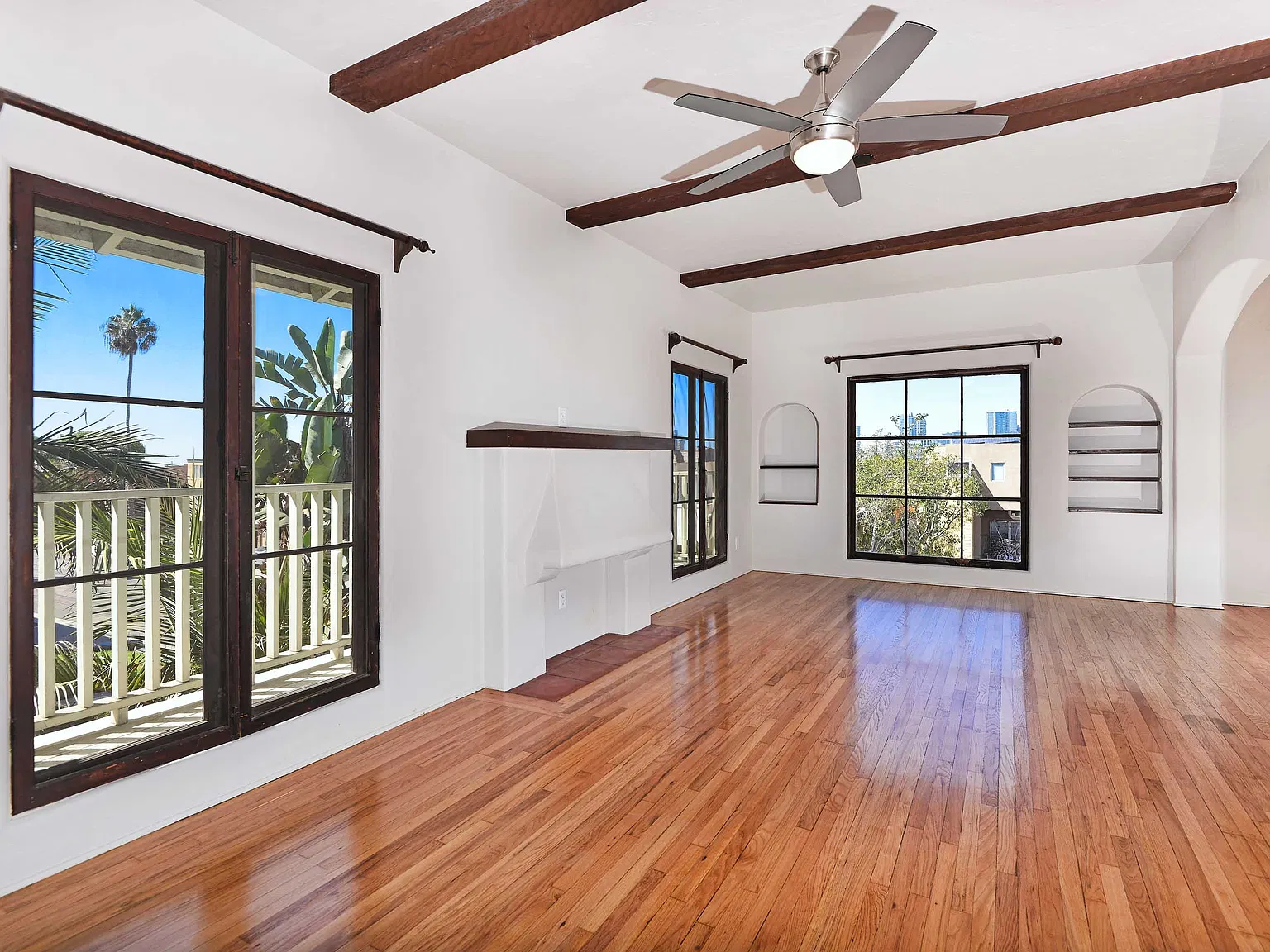 1 bed, 900 sqft, $3,250 — Photo 2