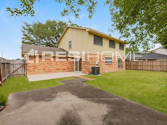 3rd image of 4815 Cairnvillage St