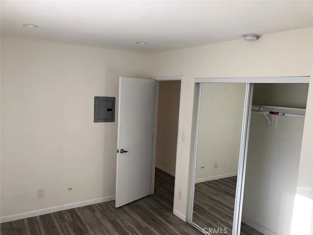 Building Photo - 11572 Braddock Dr
