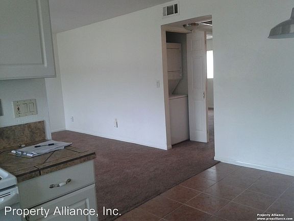 5th image of 908 S Sunshine Ave Unit 17