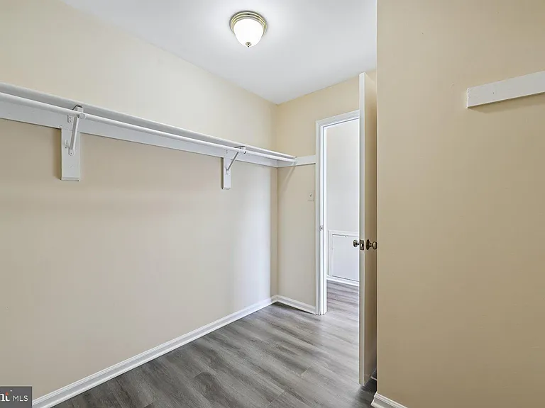 8805 Bolero Ct — Photo 32