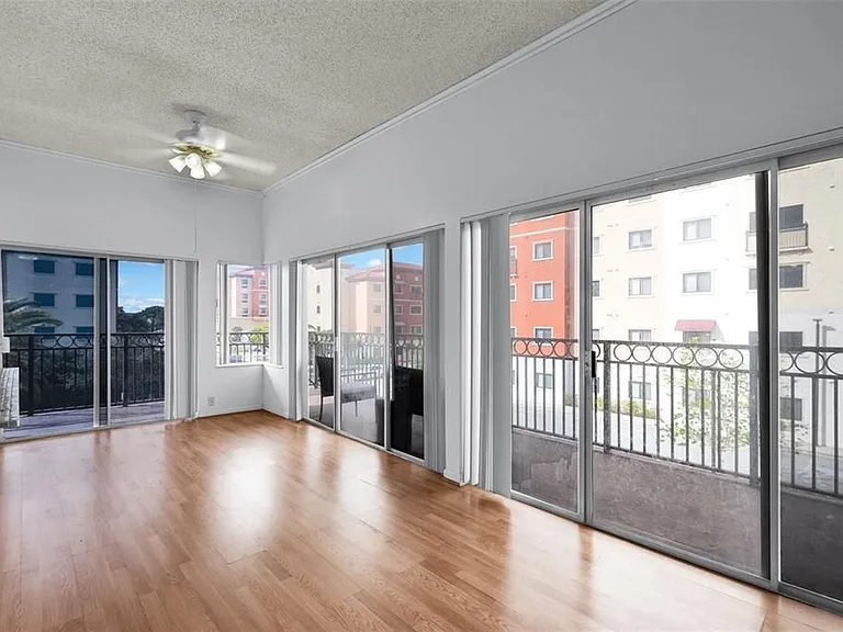 4850 SW 63rd Ter #332 — Photo 2