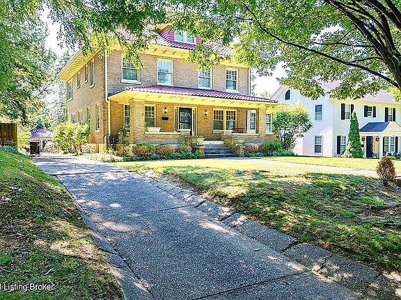 4th image of 2132 Woodford Pl