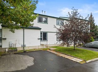 100 NW Pennsylvania Rd SE #3, Calgary, AB T2A4Y8