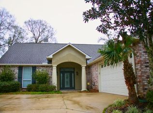 12174 River Highlands Dr, Saint Amant, LA 70774