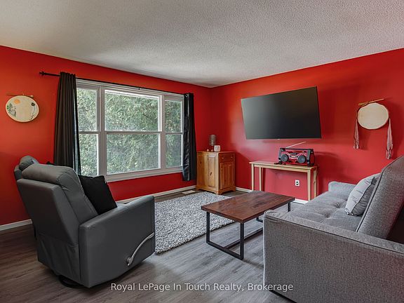3rd image of 817 Birchwood Dr
