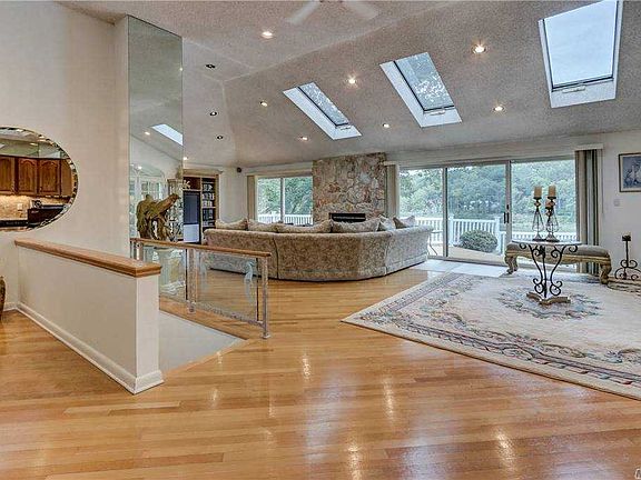 4th image of 138 Oakside Dr