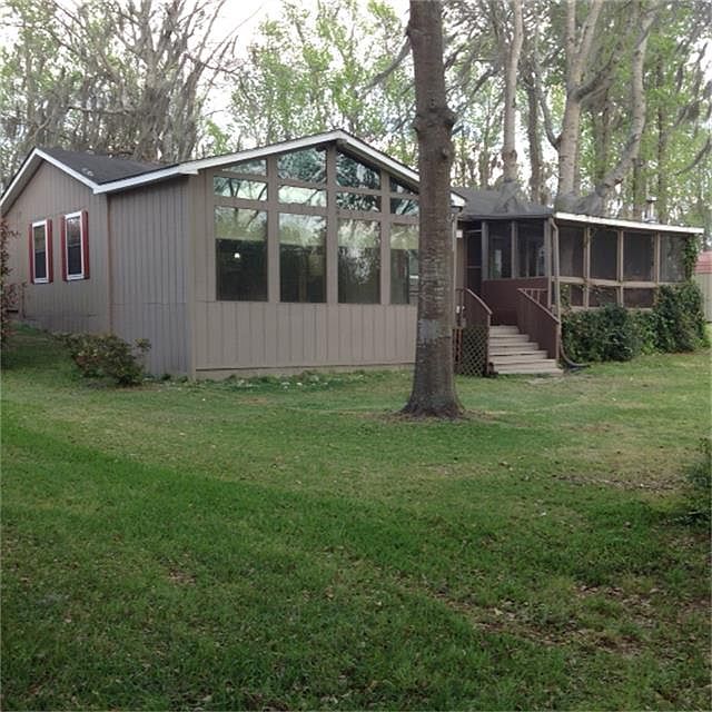 1st image of 220 E Taylor Lake Cir