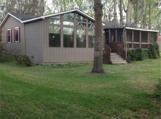 220 E Taylor Lake Cir, Livingston, TX 77351