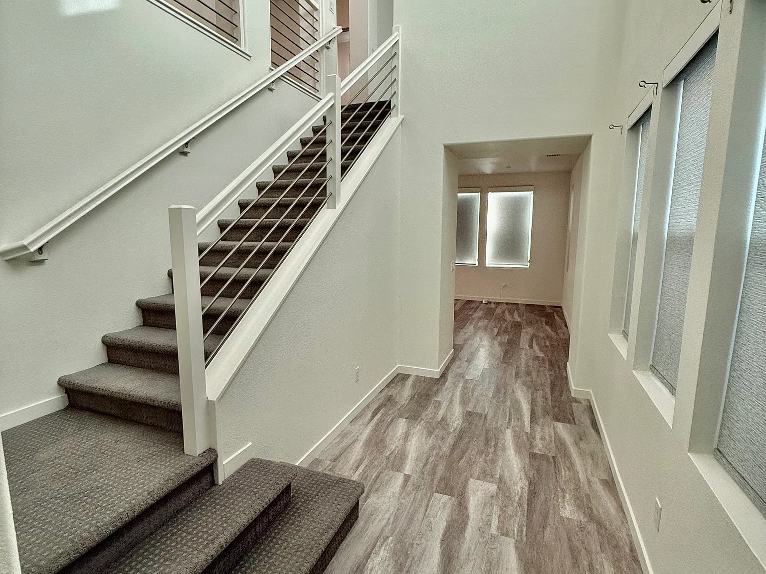 3 bed, 2.5 bath, 2149 sqft, $3,400 — Photo 2