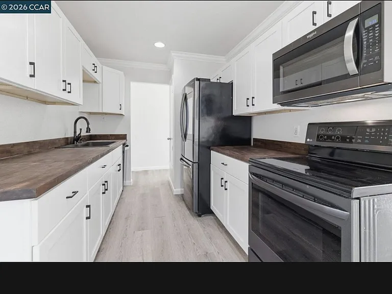 Elsinore Dr — Photo 2