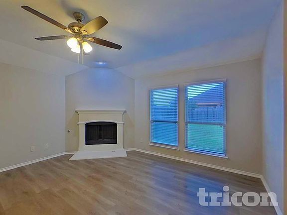 2nd image of 3105 Oak Crest Dr