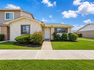 6517 S Briar Bayou Dr, Houston, TX 77072
