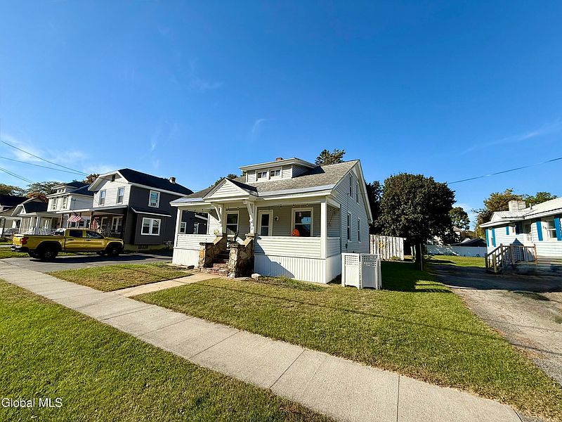 3rd image of 27 William Street