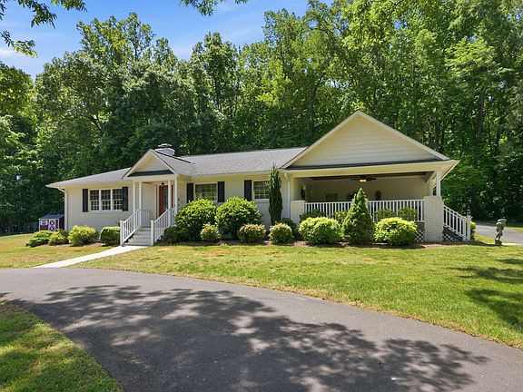 4th image of 3319 Rigsbee Rd N