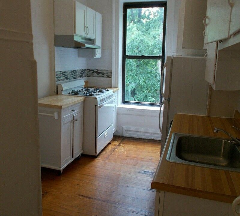 1st image of 806 Washington Ave APT 4A