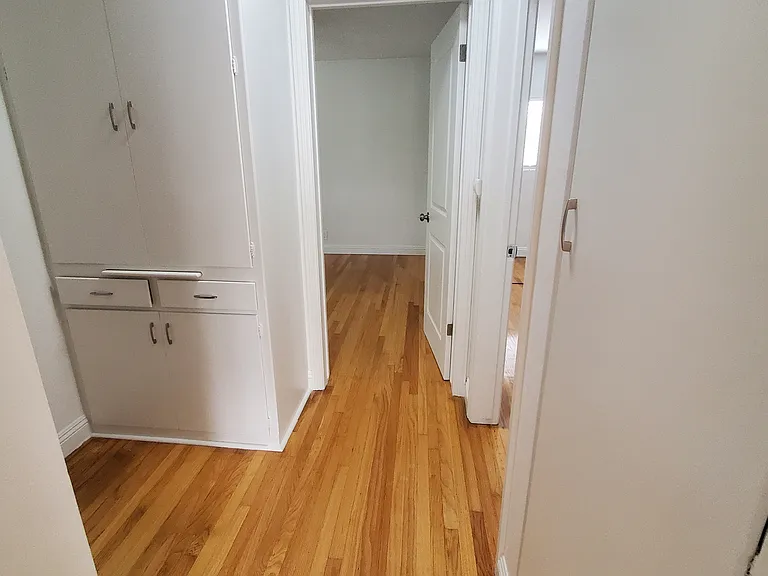 330 Orizaba Ave #2 — Photo 8