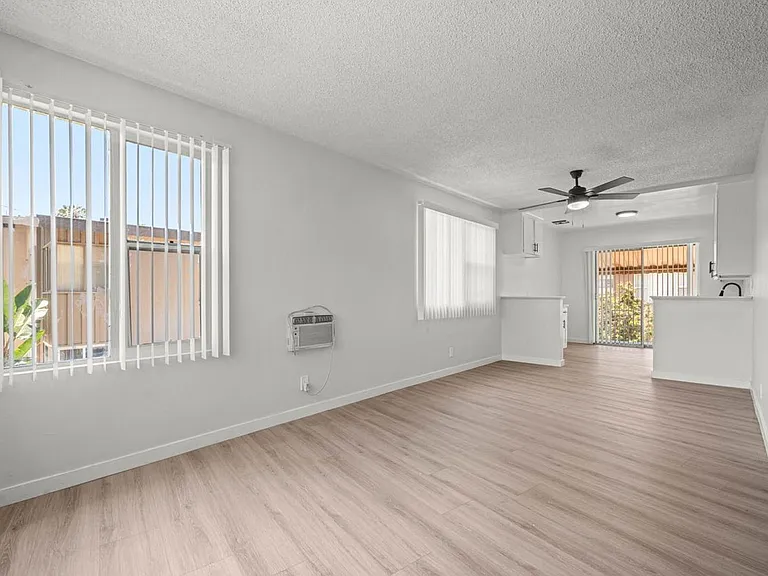3907 Roxanne Ave #6A — Photo 6