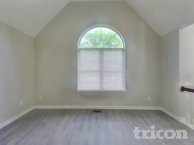 4074 Five Oaks Ct — Photo 2