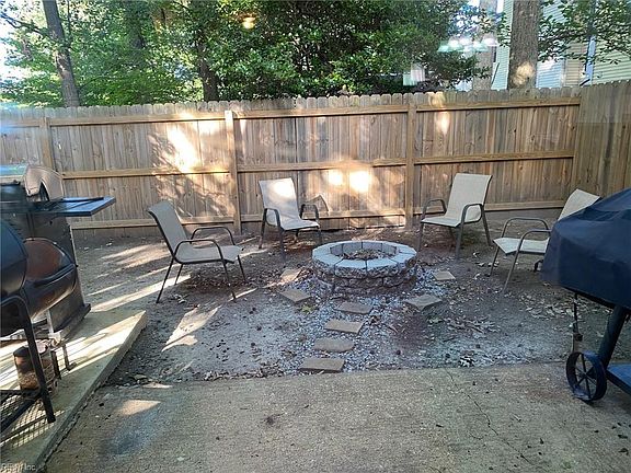 4th image of 1308 Gaineford Ct