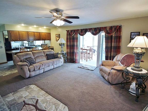 3rd image of 1540 Dogwood Dr