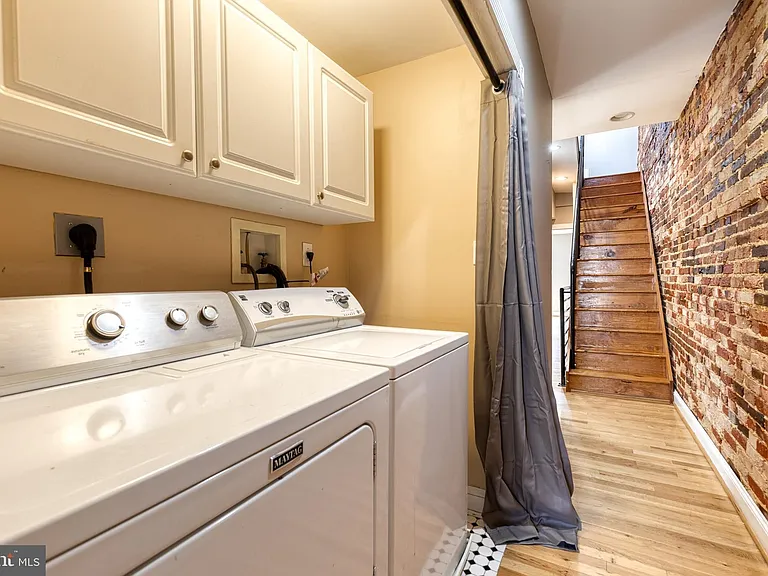 1514 Light St — Photo 25