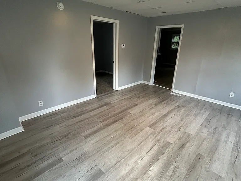 1721 S Morton Ave — Photo 3