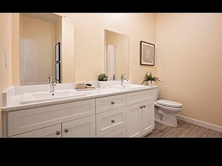1752 N Sophia St — Photo 10