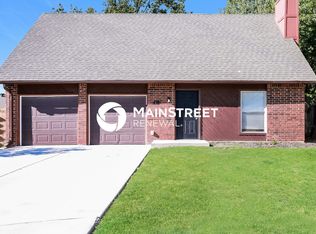 445 Larkspur Ct, Edmond, OK 73003