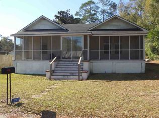 79 S Union St, Hawkinsville, GA 31036