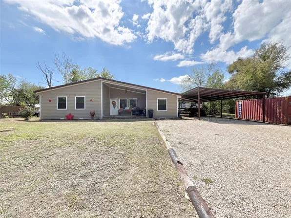 539 E 3rd St, Hico, TX 76457