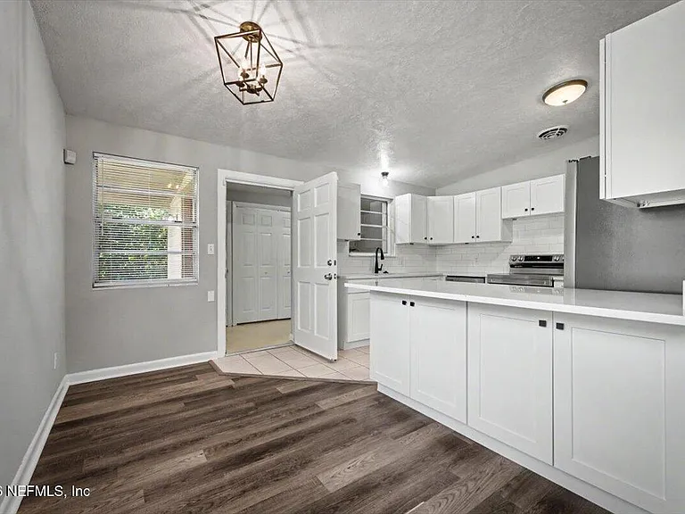7010 Arques Rd — Photo 15