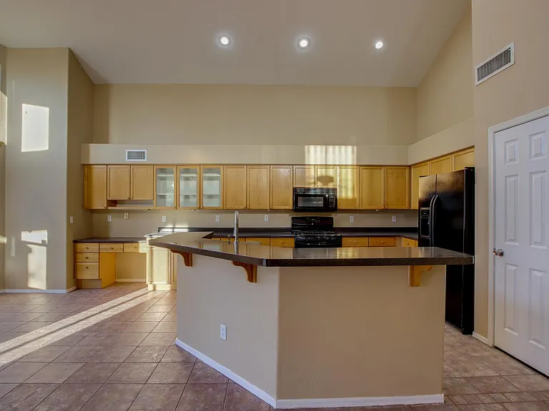 516 W Anderson Ave — Photo 8