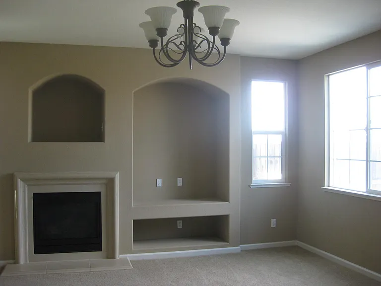 529 Wellman Ct — Photo 3