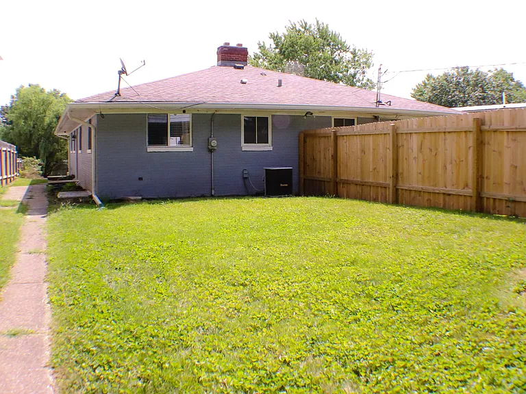 1330 Laurel St #1330 — Photo 10