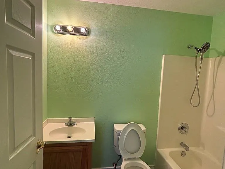 1101 W Jefferson Ave — Photo 6