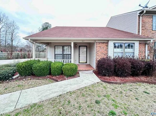 1921 W Brownstone Ct SW, Decatur, AL 35603