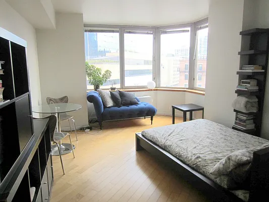 Rented by Level Group | media 32