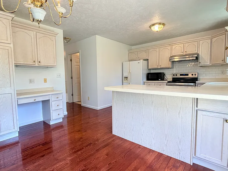 611 Buttercup Dr — Photo 6